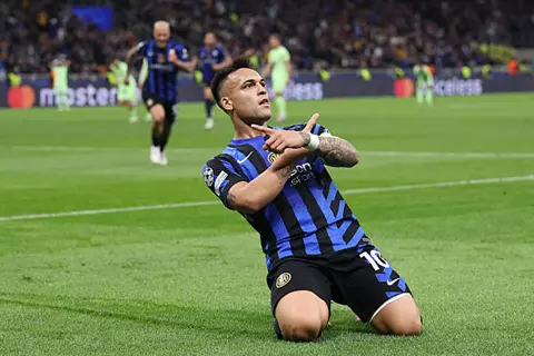 بهدفه أمام برشلونة.. لاوتارو مارتينيز يعادل رقم كريسبو التاريخي مع إنتر ميلان